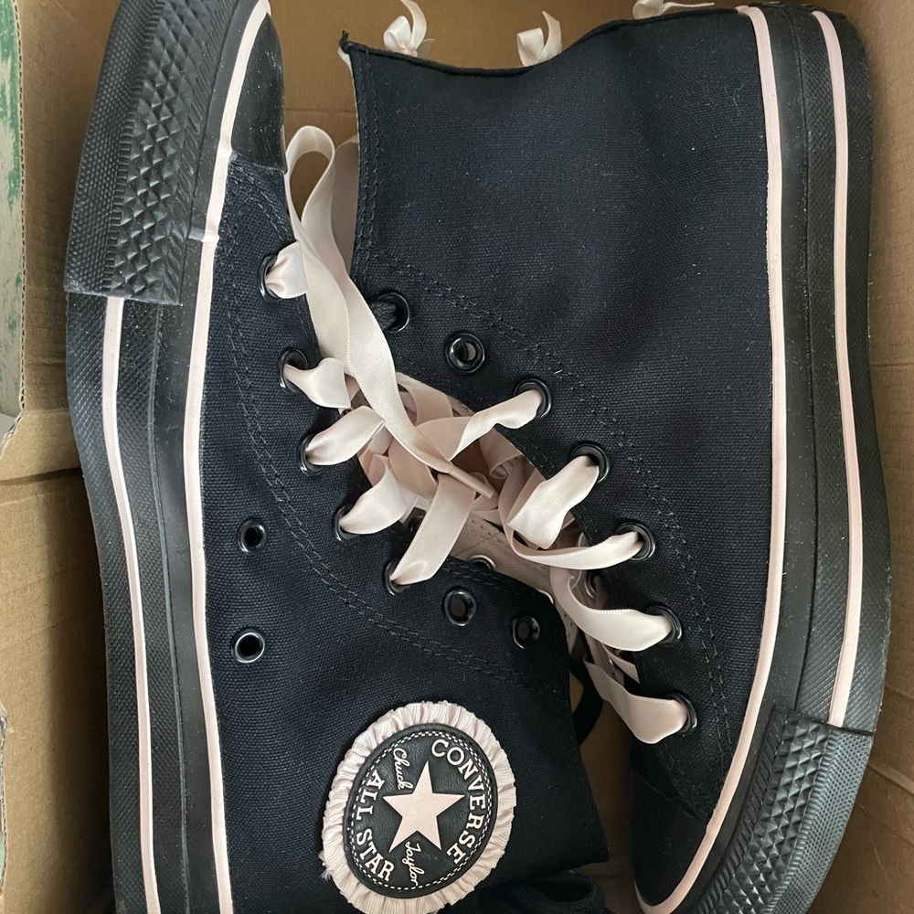 Converse Dark Swan Sneakers